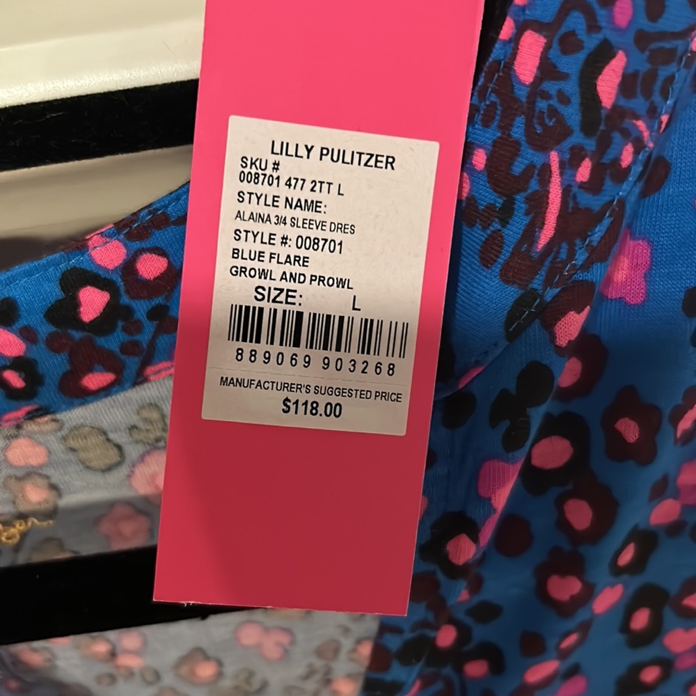 Lilly Pulitzer - Picture 2 of 3
